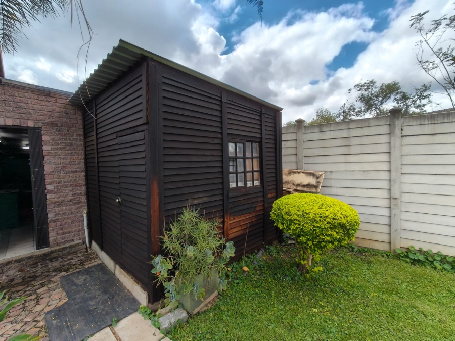 7 Bedroom Property for Sale in Safari Gardens North West